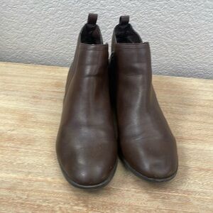 Women’s size Sun + Stone brown ankle booties  size 10